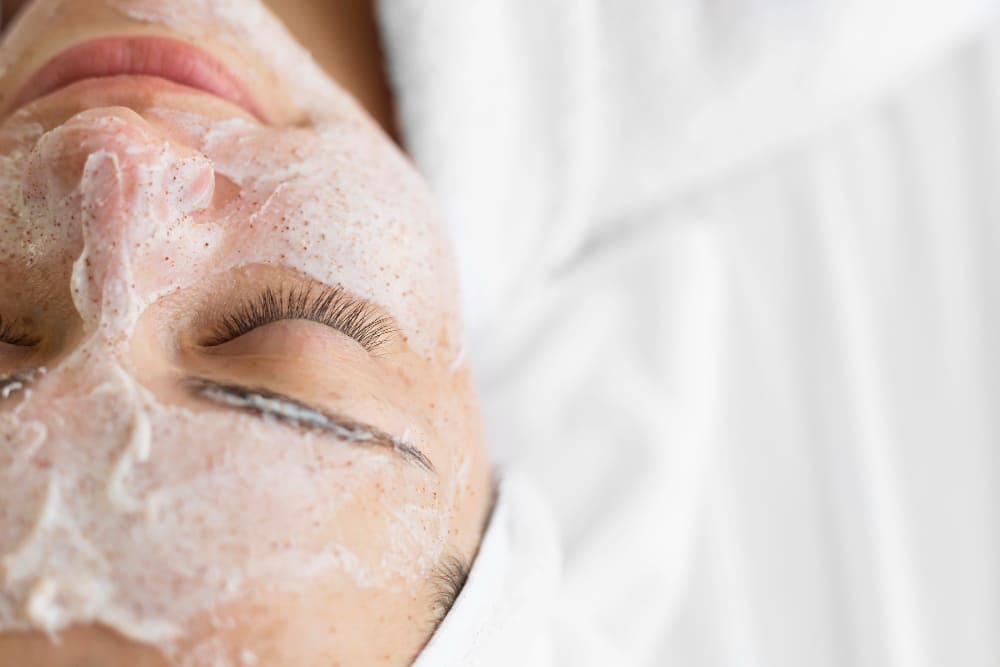 Peeling kwasowy: Rewolucyjne rozwiązanie dla pięknej i zdrowej skóry